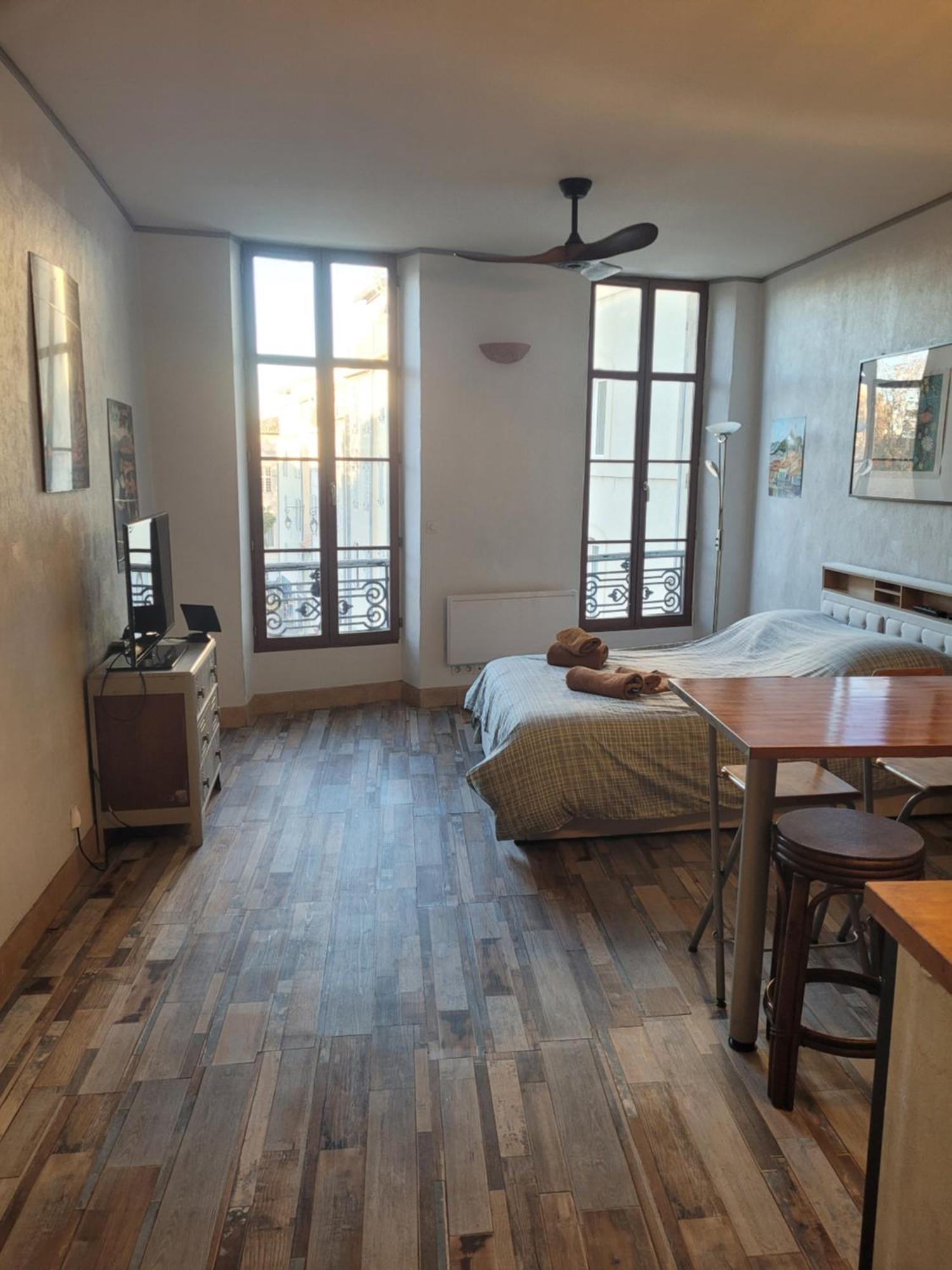 Studio Agreable Au Coeur Du Quartier Historique Marselha Exterior foto
